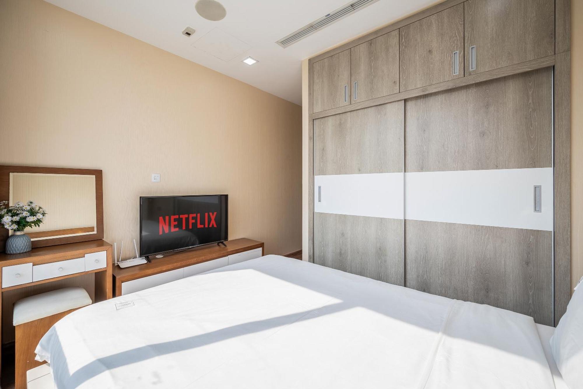 Vinhomes Landmark High-End Apartment By Cr Concept