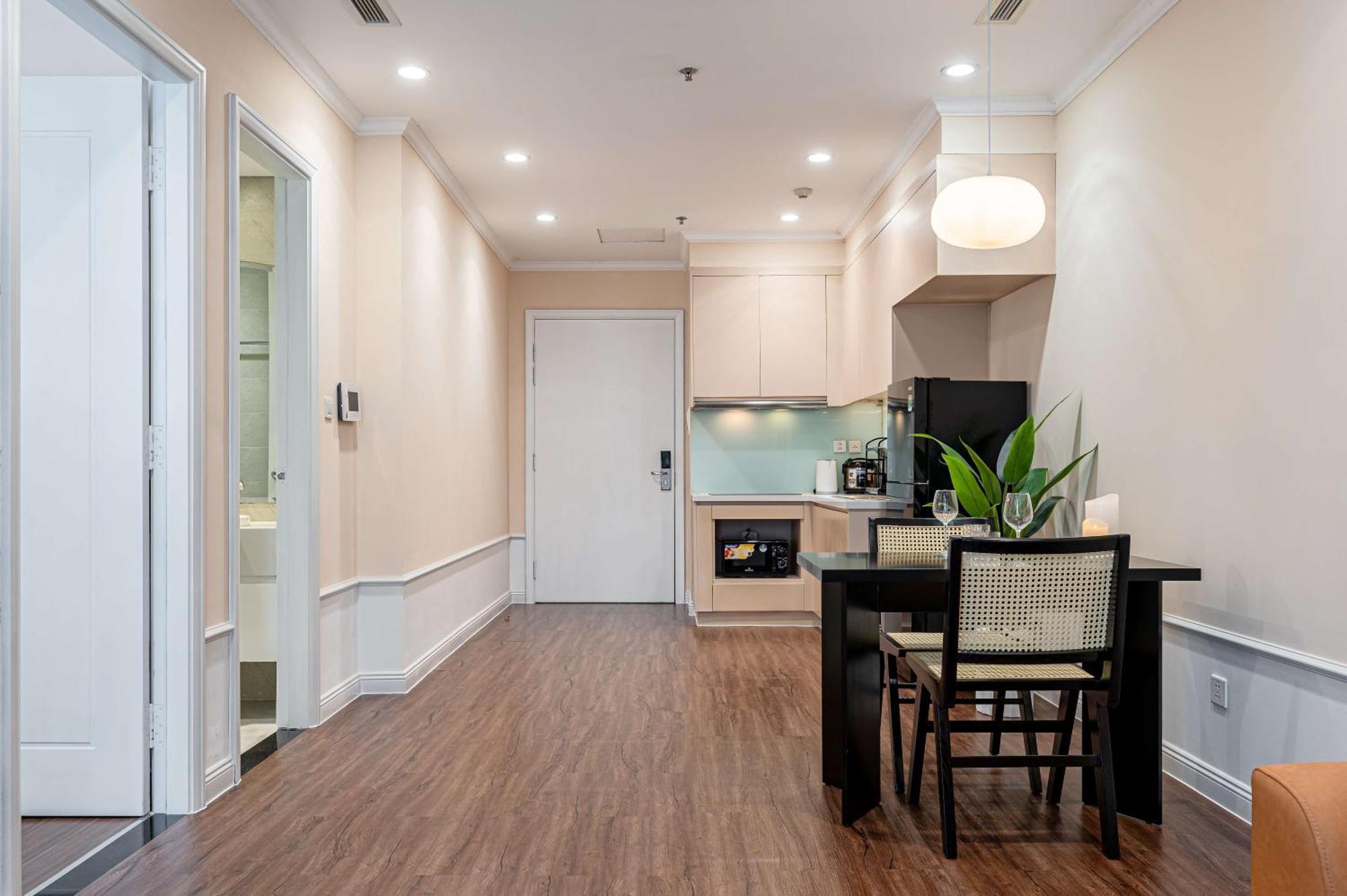 Vinhomes Landmark High-End Apartment By Cr Concept *